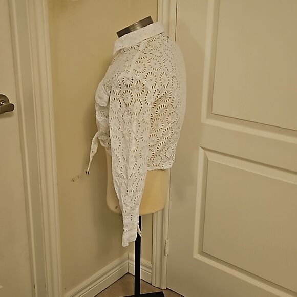 Guess Women's Embroidery Eyelet Button Front Crop Tie Front Shirt Small White - Picture 3 of 16